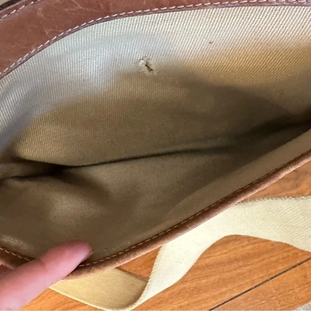 A684 circa 1978 Ghurka No. 8 Courier Bag Leather USA Made Vintage Saddle